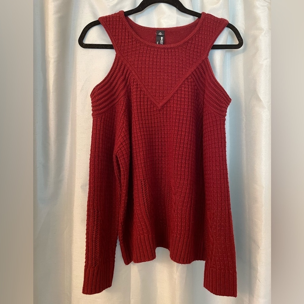 Design Lab Maroon shoulder cutout sweater size small Normcore
